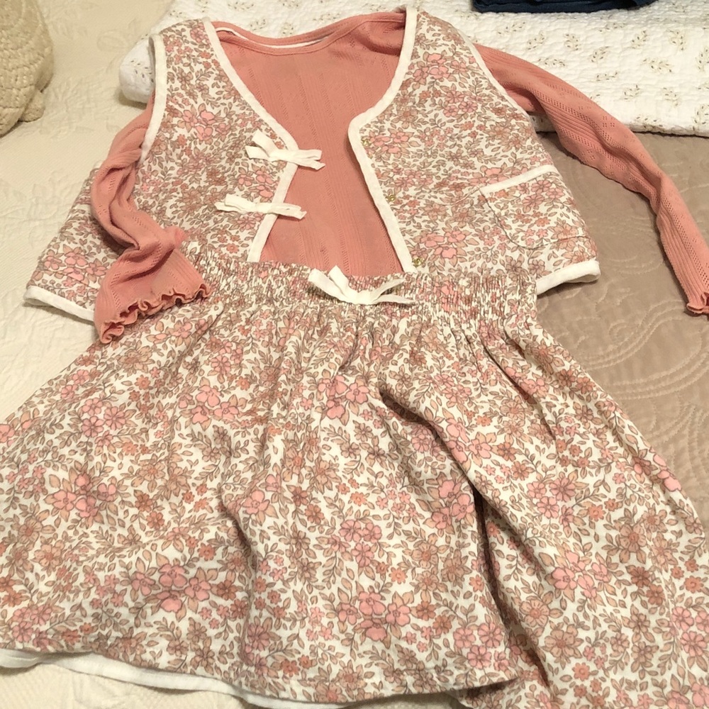 cupcakes & cashmere Pink Floral Girls Matching Set - Vest, Skirt & Top